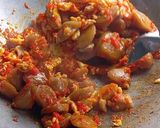 Foto langkah ke 4 dari resep Sambal Goreng Bakso Telor.