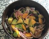 Foto del paso 1 de la receta: Ensalada de mango y aguacate