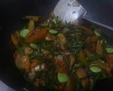 Foto langkah ke 6 dari resep Oseng Pedas Teri Petai Saos Tiram.