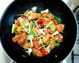 A picture of step 3 of Crispy Fried Dory Fish with Black Pepper.