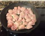 Foto del paso 4 de la receta: Pollo al curry con huevos de codorniz