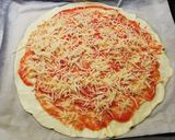 Foto del paso 2 de la receta: Pizza de Salmón ahumado con Perlas de Bogavante