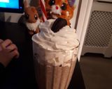 A picture of step 6 of Oreo milkshake.