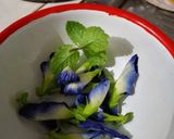 Foto langkah ke 1 dari resep Teh Telang Mint.