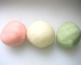 A picture of step 5 of Basic Nerikiri (Bean Paste and Rice Dough).