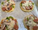 Foto langkah ke 4 dari resep Pizza Mini “Sak Karepmu”.
