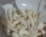 Foto langkah ke 2 dari resep Sup Jamur Shimeji.