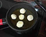 Foto del paso 5 de la receta: Croquetas tipo pizza (pollo, jamón serrano y queso)
