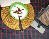 Foto del paso 4 de la receta Yogurt con uvas pasas y miel