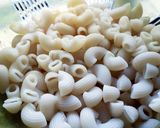 A picture of step 1 of Basil pesto macaroni.