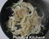A picture of step 2 of Tuna and White Sauce with Spinach Pasta.