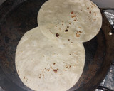 Foto del paso 2 de la receta: Taquitos de huevo con espinaca y chorizo. ¡Fácil para un buen desayuno!🌮 😋