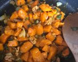 A picture of step 7 of Squash and sage pasta - can be vegan.