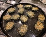 Foto del paso 7 de la receta: Buñuelos de espinaca o acelga al horno
