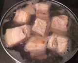 A picture of step 2 of Stewed Pork Chunks, Rafutee-style.