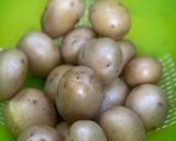 Une image de l'étape 2 de Pommes de terre au four avec sauce à l'avocat.