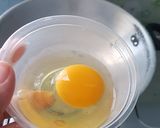 Foto langkah ke 1 dari resep Tumis Kecap Telur Ceplok.