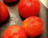 Une image de l'étape 1 de Boulettes de viande de porc au herbes et sauce tomate.