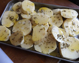 Foto del paso 2 de la receta: Boniatos asados con hierbas provenzales y aceite de lavanda