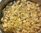 A picture of step 1 of Gomba Pörkölt.