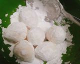 Hình bước làm 1 của món Cơm bọc trứng chiên giòn