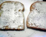 A picture of step 5 of Bacon & Jelly on Toast.