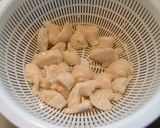A picture of step 5 of Dashi Gelée Soup.