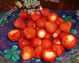 A picture of step 1 of Easy Microwaved Strawberry Jam.
