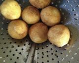 Foto langkah ke 3 dari resep Bola singkong kejutan(misro aneka rasa).
