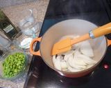 A picture of step 2 of Cold Edamame Soup.