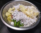 A picture of step 1 of Pineapple sweet and spicy pancake.