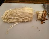 Foto del passaggio 2 della ricetta Vellutata di carote e funghi enoki
