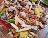 Hình bước làm 2 của món Sò huyết sốt thái