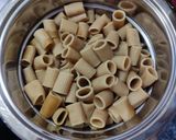 Foto del paso 1 de la receta: Pasta con chichas