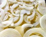 Foto del paso 2 de la receta: Pescado al horno, con papas y cebollas