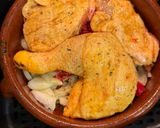 Foto del paso 4 de la receta Pollo en cama de cebolla y pimiento de piquillo en Airfryer