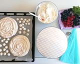 Foto del passaggio 6 della ricetta Meringata ai Frutti rossi