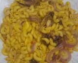 A picture of step 6 of Macroni jollof.