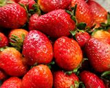 Foto del paso 1 de la receta: 🍓Frutillas con crema en vasito 🍓Especiales, con sabor a infancia 🍓