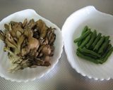 A picture of step 2 of Maitake Mushrooms and Green Beans with a Ginger and Vinegar Dressing.