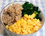 A picture of step 7 of Komatsuna and Pork Soboro Rice Bowl.