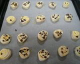 A picture of step 3 of Bite-Sized Chocolate Chip Pies with Frozen Puff Pastry.