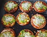 A picture of step 4 of Mini jowar pizza bites.