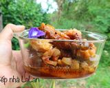 Hình bước làm 3 của món Cá bống cát kho tóp mỡ - Đọt bầu xào tỏi