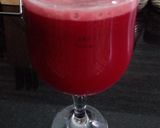 A picture of step 5 of ABC juice (apple,beetroot,carrot).