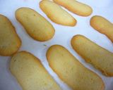 A picture of step 8 of Crispy Langue de Chat.