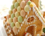 A picture of step 31 of Decorated Cookie House Hexen (Witch) House.