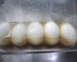 A picture of step 2 of Salt-Marinated Boiled Eggs.