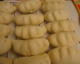 A picture of step 6 of Gyoza Bread Rolls.