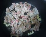 A picture of step 3 of Use Up Leftover Vegetables! Quick Meat and Vegetable Stir-Fry.
